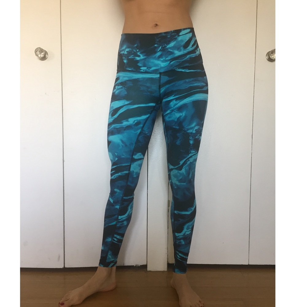 Lululemon Wunder Under Hi Rise size 2 - Picture 4 of 5